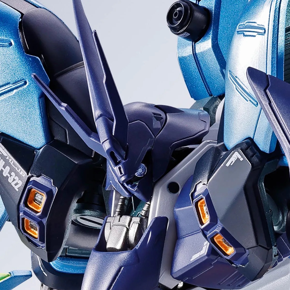 METAL ROBOT SPIRITS — Sazabi [Hoshimachi Suisei Ver.]
